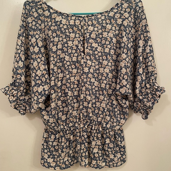 Sienna Sky women’s flowered blouse - Picture 2 of 6